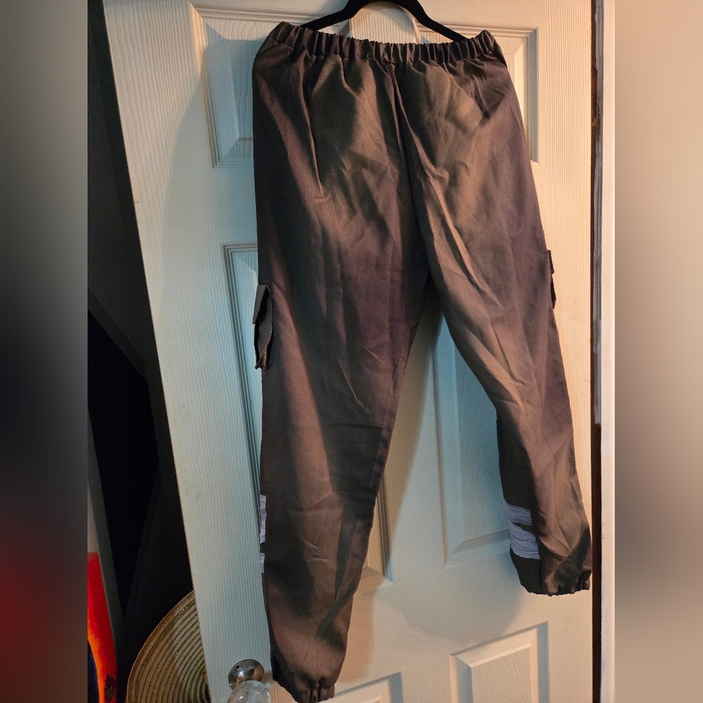 Tomb Raider Costume Pants, Size Medium - Picture 2 of 3